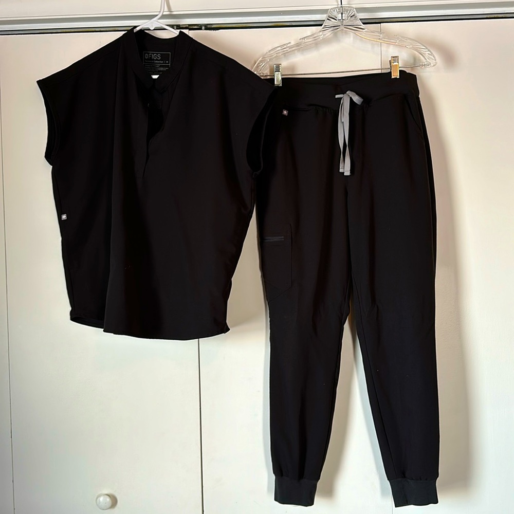 Figs Black scrub set top bottom size M Medium jogger boxy technical Women’s